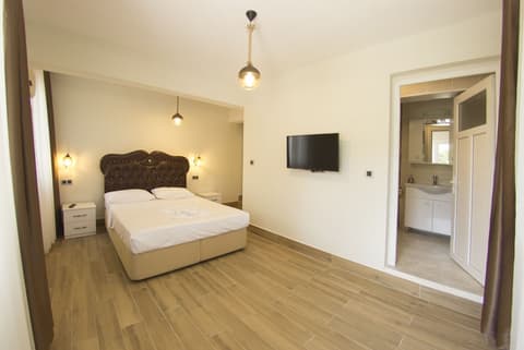 Atilla's Getaway, Room