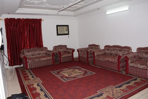 Al Eairy Furnished Apt Al Madinah 3, Living room