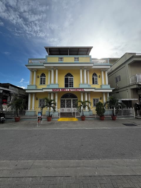Maya Bella Downtown Hotel, Front of property
