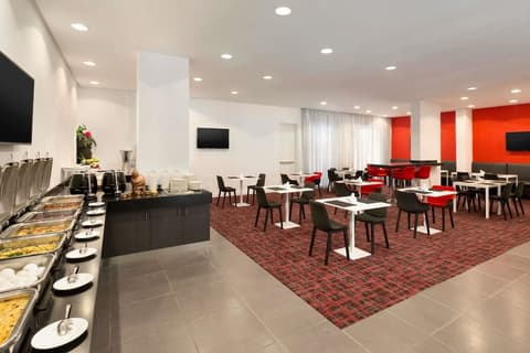Ramada Encore by Wyndham Al Khobar Olaya, Breakfast area