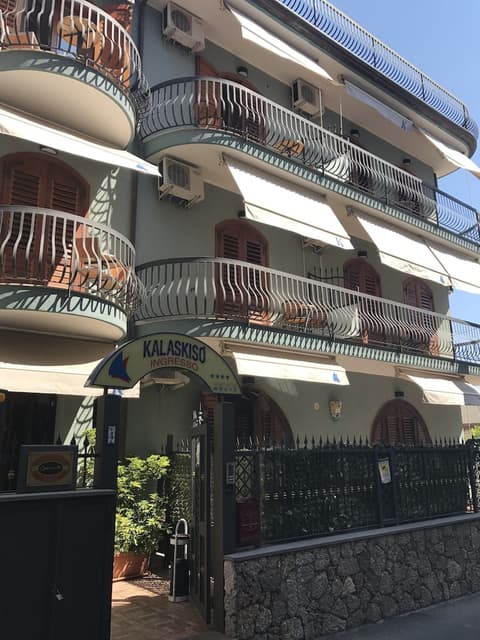 apart hotel Kalaskiso', Front of property