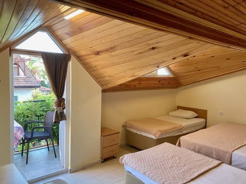 Ten Apart Hotel, Room