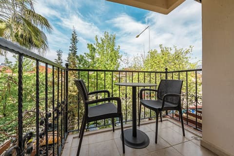 Ten Apart Hotel, Terrace/patio