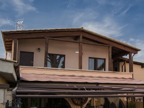 Sleep and go Hotel, Front of property