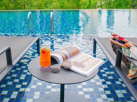 Mercure Singapore On Stevens, Pool