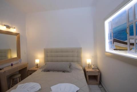 Erato Apartments, Room