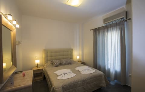 Erato Apartments, Room