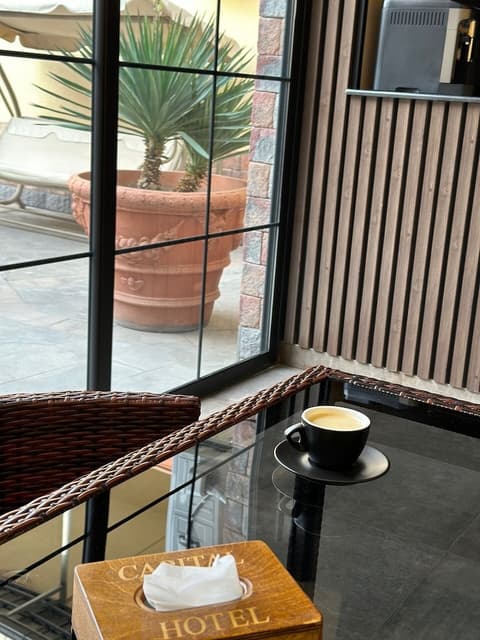 Capital Hotel, Living area