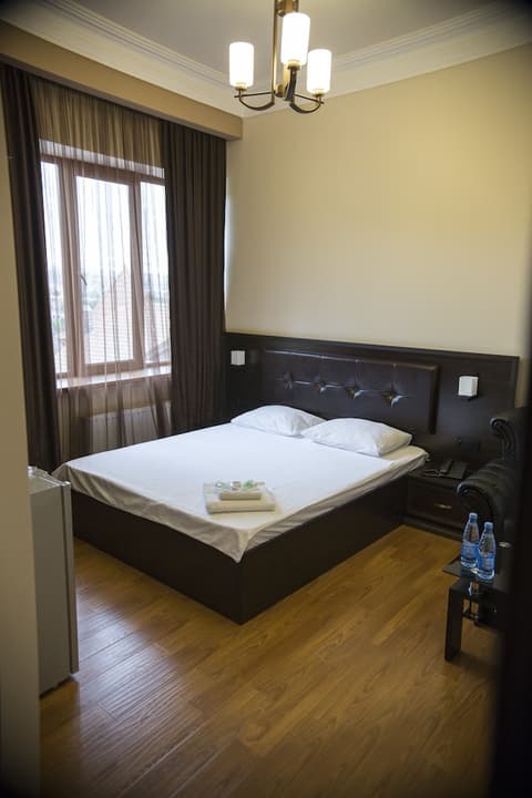 Capital Hotel, Room