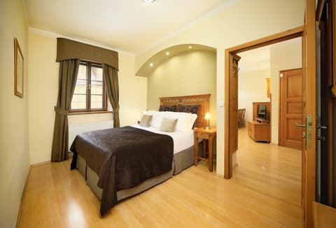 Castle View Apartments, Room