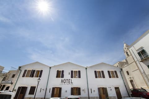 Hotel Punta San Francesco, Front of property