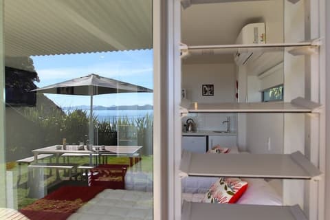 Kokomo Retreat, Room