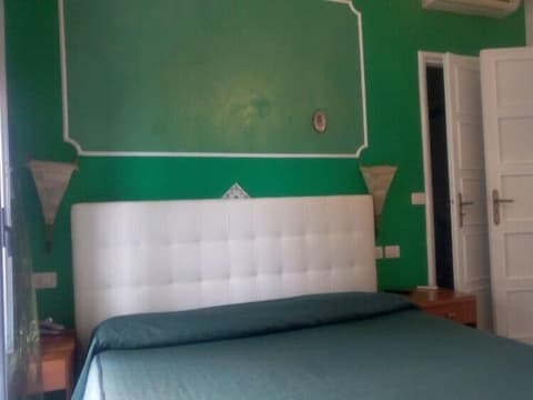 Gualtiero camere e suite, Room