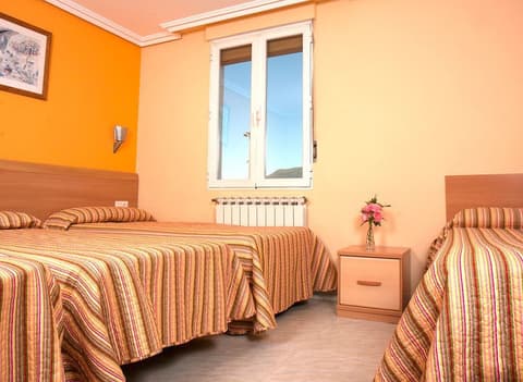 HOSTAL EUROPA pensión, Room