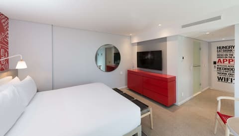 Radisson RED V&A Waterfront, Cape Town, Room