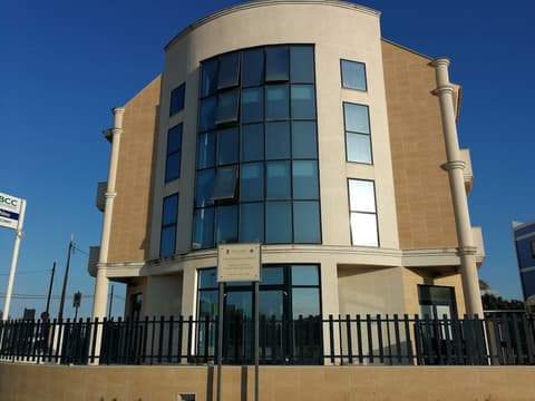 Hotel Celeste, Exterior