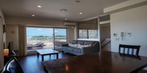 Seaside Condominium Rana Chatan, Room