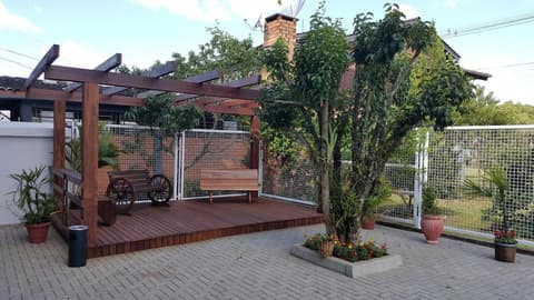 North Hotel, Balcony