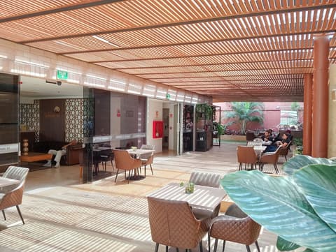 Hotel Lomas 10, Reception