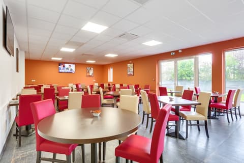 The Originals City, Hôtel Caen Mémorial, Interior