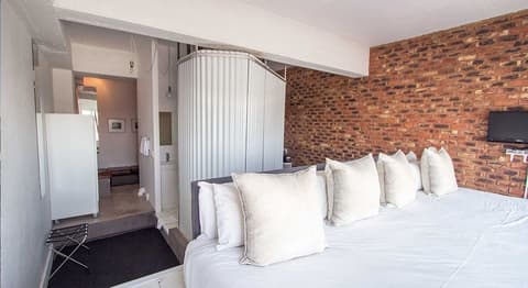 CURIOCITY Johannesburg  - Hostel, Room