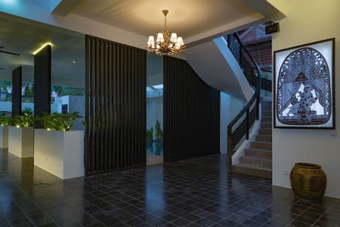 Monthara Angkor Residence, Interior entrance