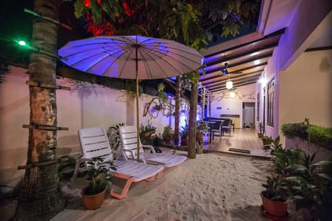 Ari Heaven, Interior