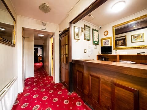 OYO The Royal Hotel, Lobby