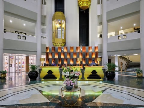 Hotel Swosti Premium, Reception