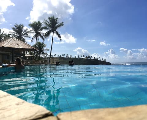 Mercure Salvador Rio Vermelho Hotel, Infinity pool