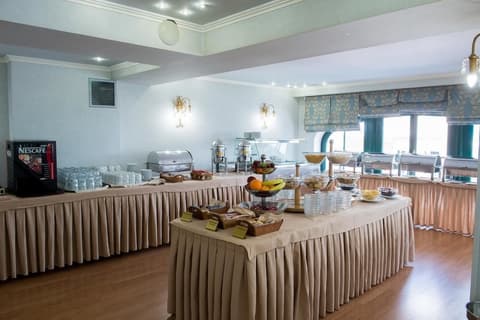 Delphi Art Hotel, Breakfast buffet