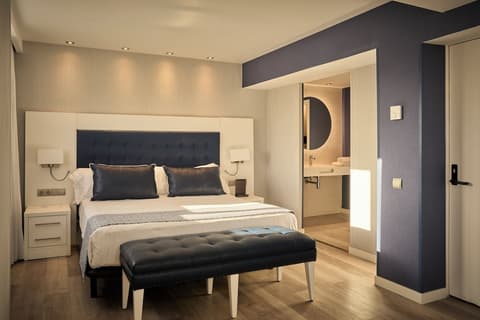 Catalonia Del Mar - Adults Only, Room