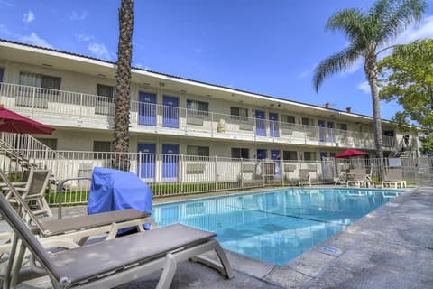 Motel 6 Chino, CA - Los Angeles Area, Pool