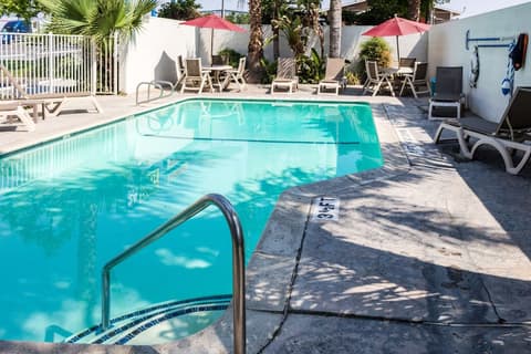Motel 6 Bakersfield, CA - East, Outdoor pool