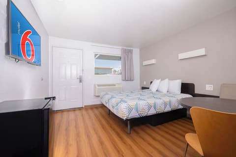 Motel 6 Ontario, CA - Airport, Room