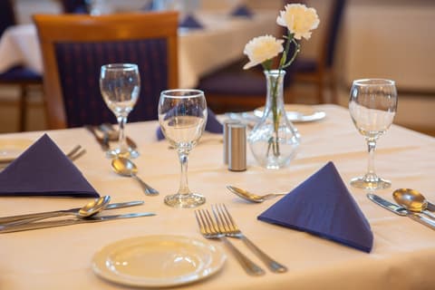 West County Hotel, Restaurant