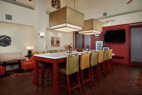 Hampton Inn & Suites Roswell, Lobby