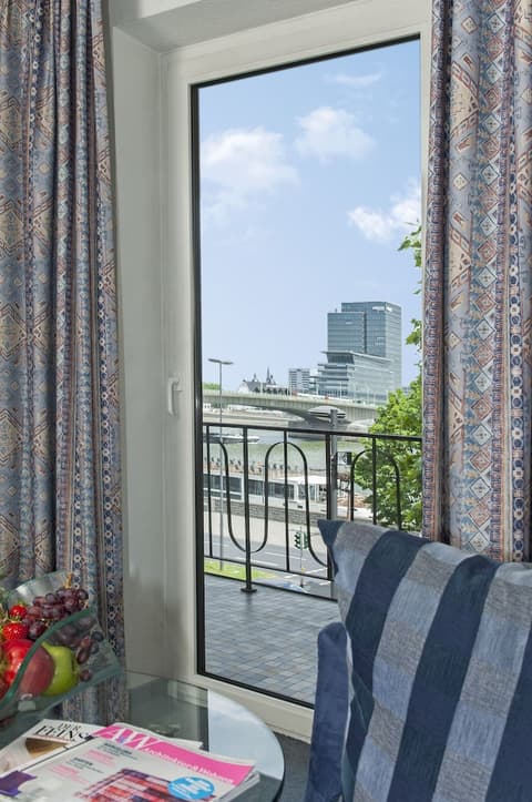 Hotel Allegro, View from room