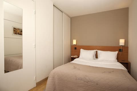 Séjours & Affaires Pantin Charles de Gaulle, Room