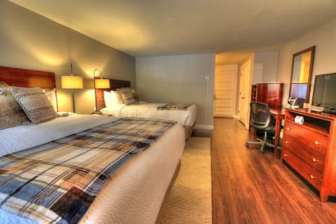 River Edge Inn, Room