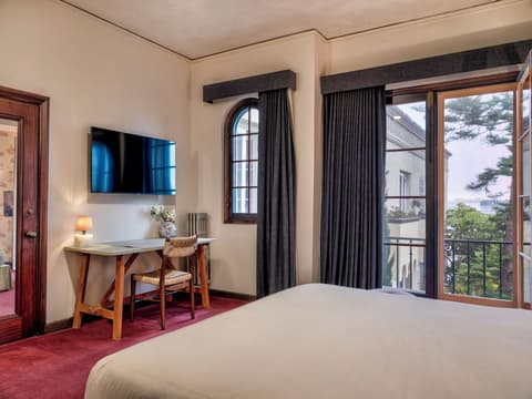 Maison Twenty Seven, Room