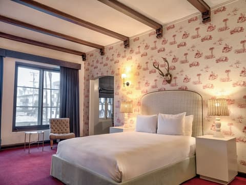 Maison Twenty Seven, Room