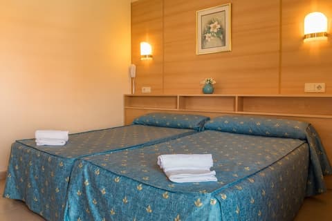 htop Summer Sun, Room