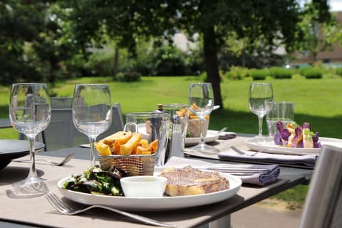 Best Western The Hotel Versailles, Exterior