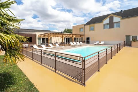 Sure Hotel by Best Western Caen Mémorial, Outdoor pool