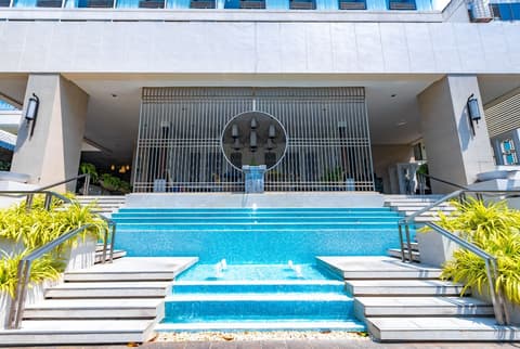 The Bayview Hotel Pattaya, Lobby sitting area