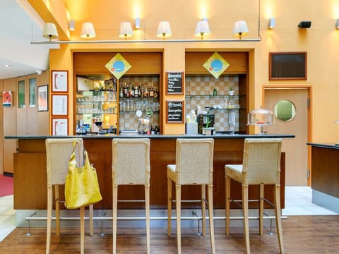 ibis Wien City, Bar (on property)