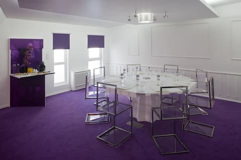 Internacional Design Hotel, Meeting facility