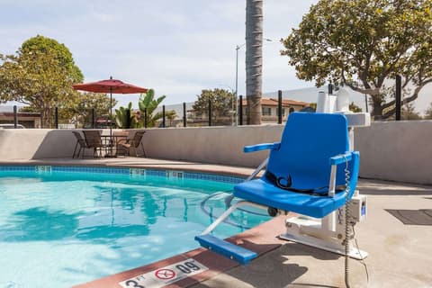 Days Inn by Wyndham Santa Maria, Pool