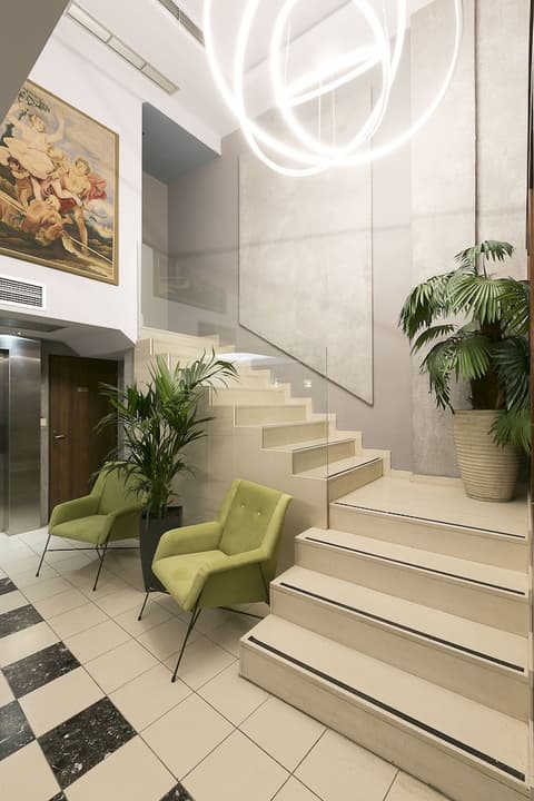 Plaza Hotel, Interior entrance